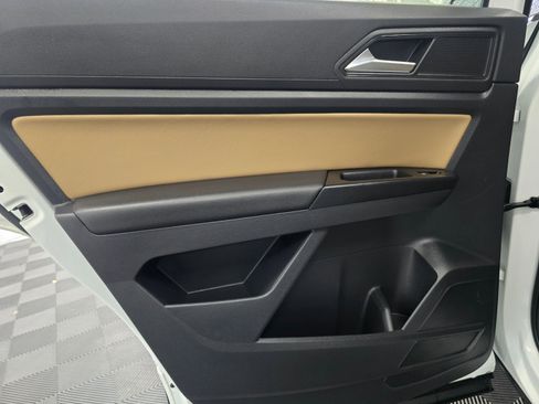 Used 2020 Volkswagen Atlas Cross Sport SEL image 19