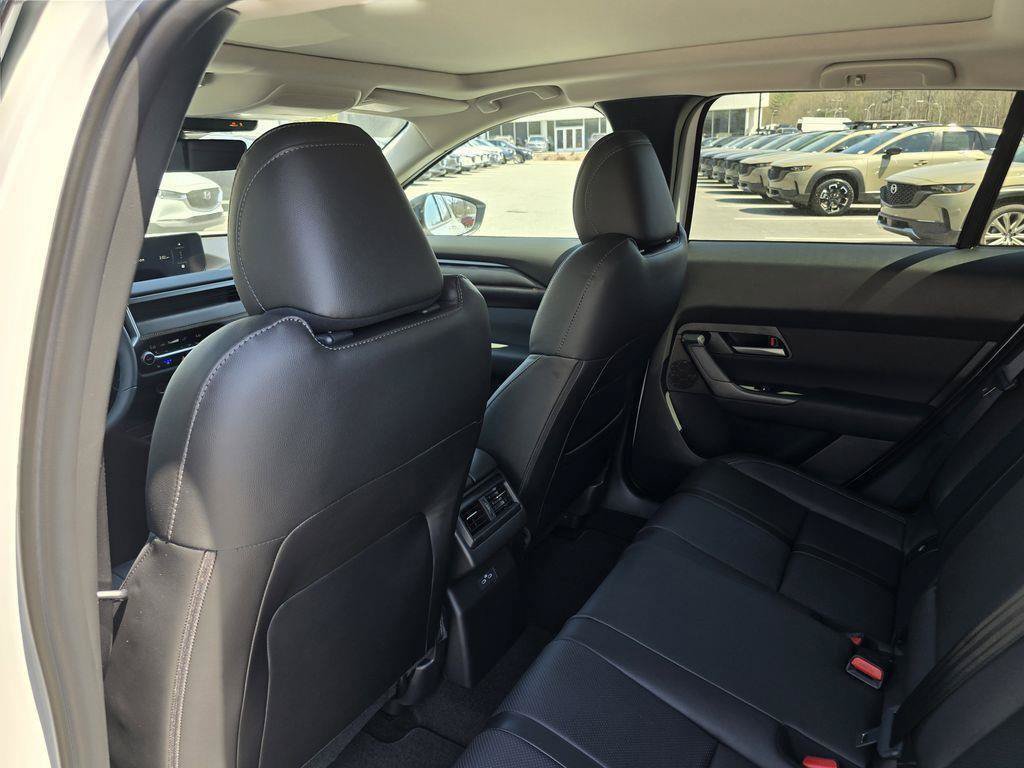 Used 2026 MAZDA CX-50 AWD 2.5 Hybrid w/ Premium Pkg image 17