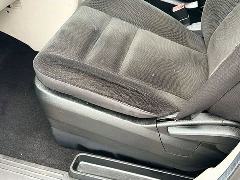 Used 2017 Dodge Grand Caravan SE image 17