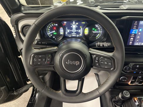 Used 2024 Jeep Wrangler Sport S image 15