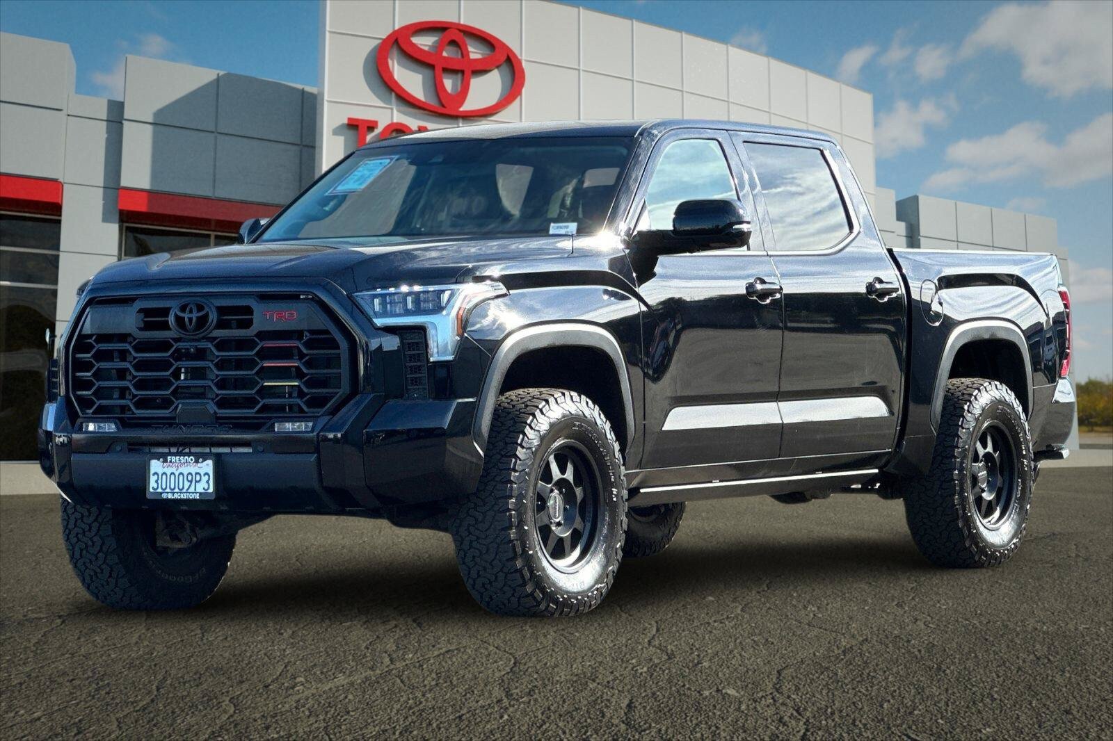Used 2022 Toyota Tundra Limited w/ TRD Off-Road Package AWD/4WD image 7