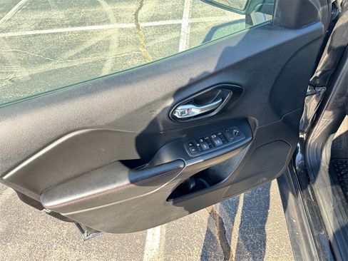 Used 2021 Jeep Cherokee Trailhawk w/ Sun, Sound & Nav Group image 21