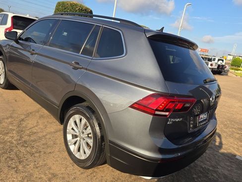Used 2019 Volkswagen Tiguan SE w/ Panoramic Sunroof Package AWD/4WD image 7