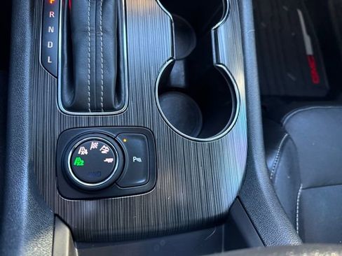 Used 2018 GMC Acadia SLT image 34