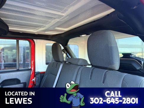 Used 2024 Jeep Wrangler Unlimited Rubicon 4xe w/ Technology Group image 7