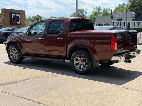 Used 2016 Nissan Frontier SL w/ Moonroof Package AWD/4WD image 8