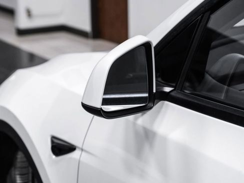 Used 2023 Tesla Model Y Long Range AWD/4WD image 41
