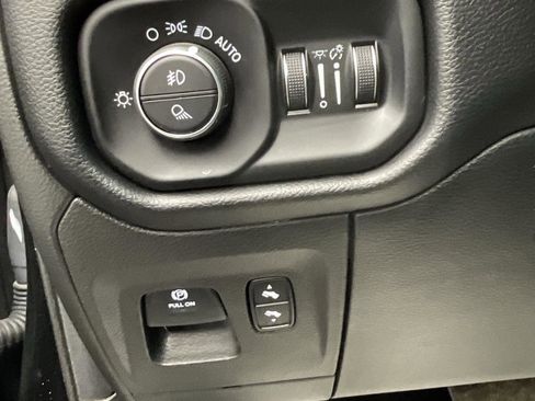 Used 2019 RAM 1500 Laramie image 27