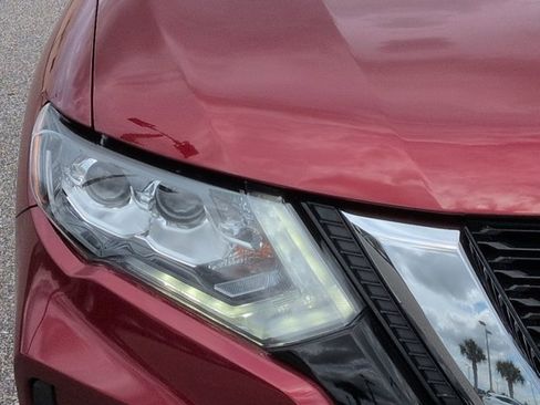 Certified 2019 Nissan Rogue SL w/ Premium Package image 10
