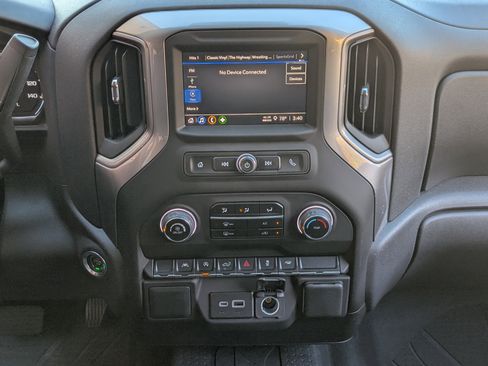 Used 2024 Chevrolet Silverado 1500 Custom image 25