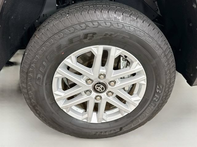 Used 2026 Toyota Tundra SR5 AWD/4WD image 30