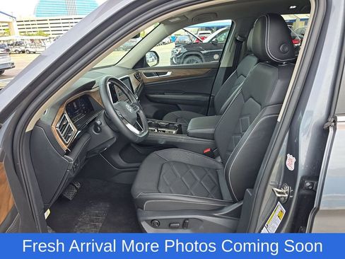 Used 2025 Volkswagen Atlas SE FWD image 7