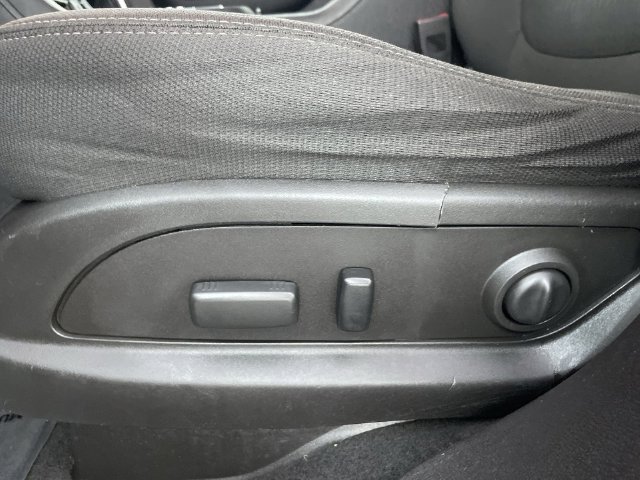 Used 2015 GMC Acadia SLE AWD/4WD image 32