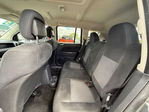 Used 2013 Jeep Compass Latitude AWD/4WD image 6