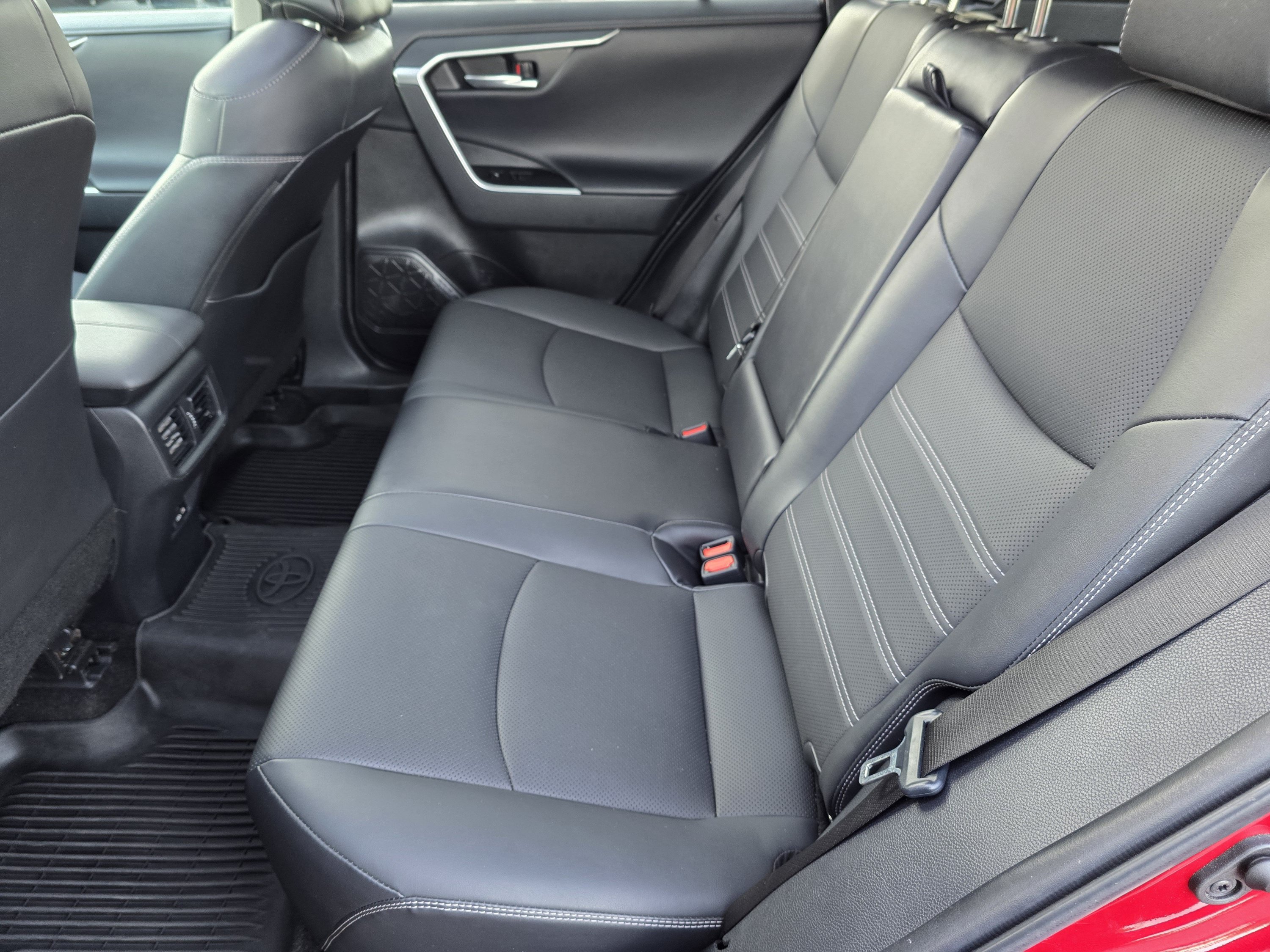 Used 2023 Toyota RAV4 Limited AWD/4WD image 6