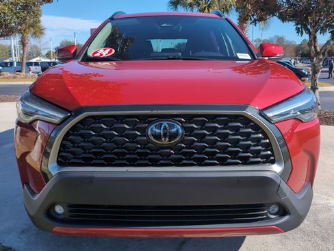 Certified 2024 Toyota Corolla Cross XLE image 3