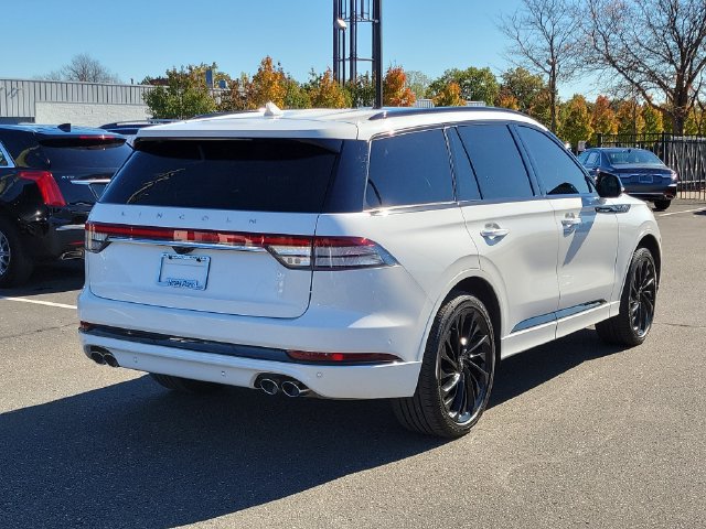 Used 2023 Lincoln Aviator Reserve w/ Equipment Group 201A AWD/4WD image 4
