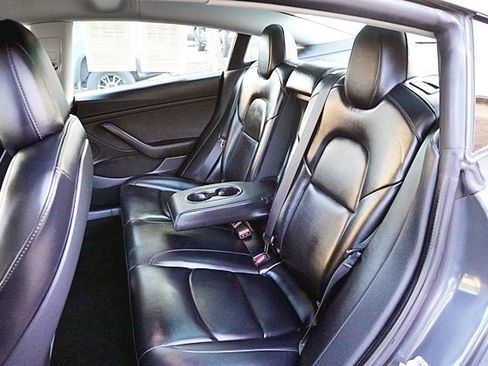 Used 2022 Tesla Model 3 Long Range image 18