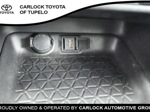 Used 2022 Toyota RAV4 XLE AWD/4WD image 19