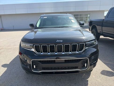 Used 2023 Jeep Grand Cherokee L Overland w/ Luxury Tech Group IV AWD/4WD image 2