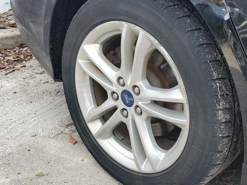 Used 2018 Ford Fusion SE w/ Equipment Group 602A FWD image 5