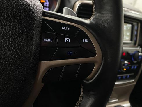 Used 2017 Jeep Grand Cherokee Limited image 17