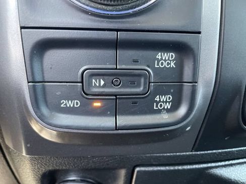 Used 2024 RAM 1500 Classic SLT AWD/4WD image 16