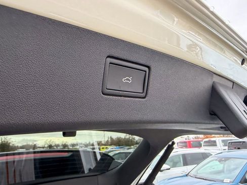 New 2026 Volkswagen Tiguan SE R-Line image 26