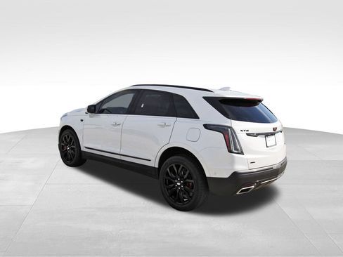 Certified 2024 Cadillac XT5 Sportv w/ Technology Package image 3