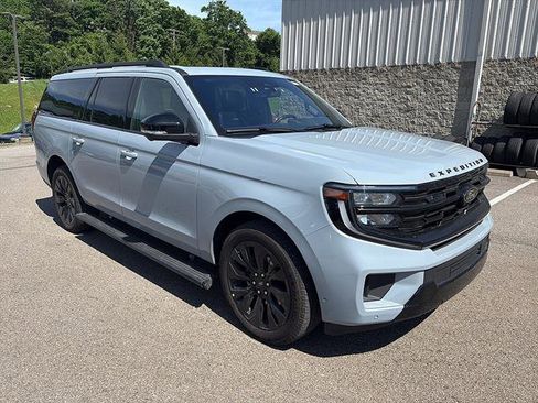 Used 2025 Ford Expedition Max Platinum w/ Stealth Appearance Package AWD/4WD image 6