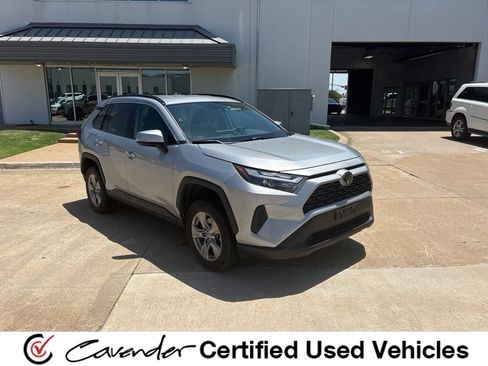 Used 2023 Toyota RAV4 XLE AWD/4WD image 1