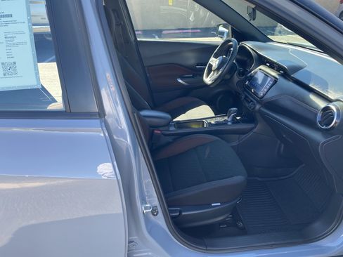 Used 2022 Nissan Kicks SR image 22
