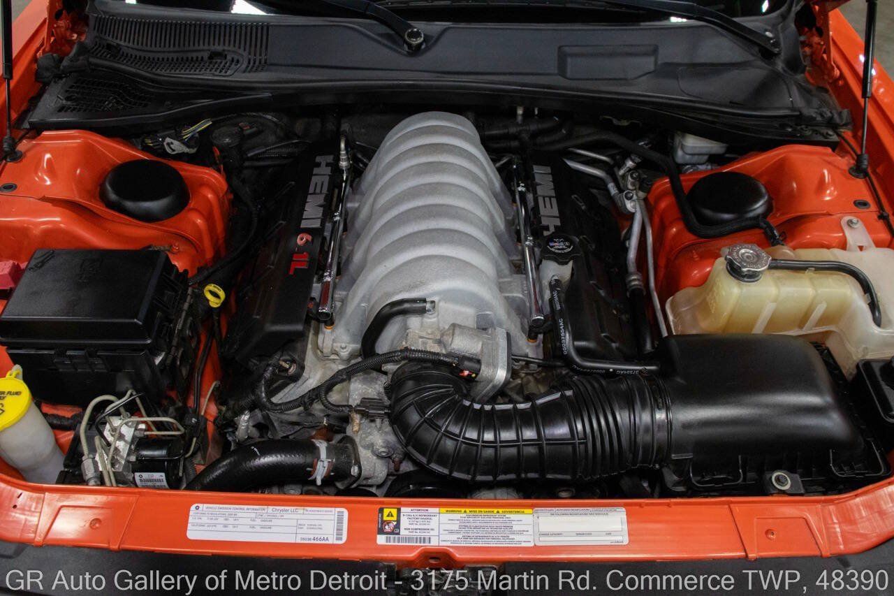 Used 2009 Dodge Challenger SRT8 w/ SRT Option Group II RWD image 19