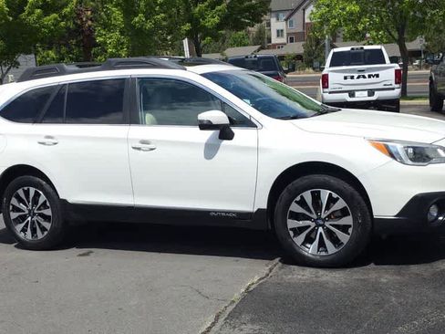 Used 2015 Subaru Outback 2.5i Limited AWD/4WD image 2