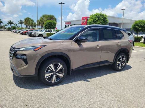 Certified 2024 Nissan Rogue SL w/ SL Premium Package FWD image 9