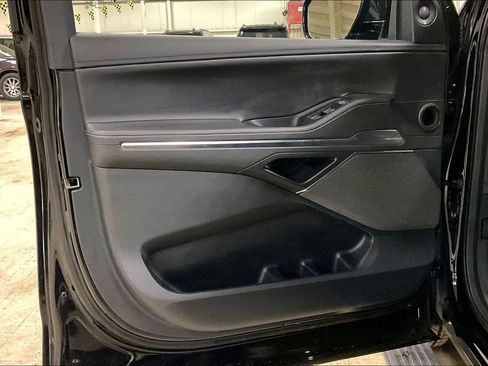 Used 2025 Lincoln Navigator L Reserve w/ Jet Appearance Package image 22