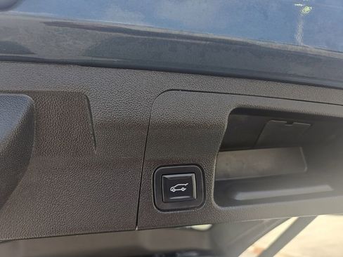 Used 2020 GMC Acadia SLE w/ Driver Convenience Package image 35