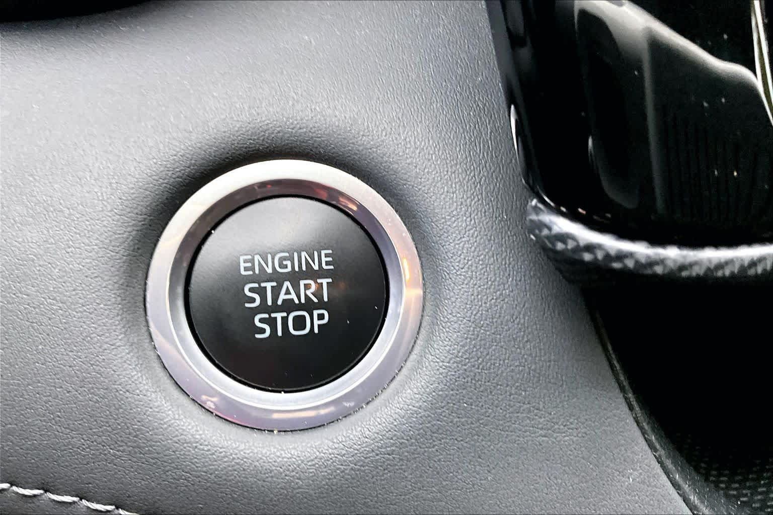 Used 2024 Toyota Highlander XSE AWD/4WD image 32