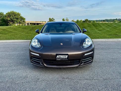 Used 2014 Porsche Panamera 4 AWD/4WD image 8