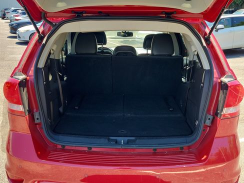 Used 2017 Dodge Journey GT w/ Driver Convenience Group FWD image 10