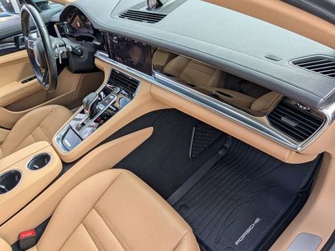Used 2021 Porsche Panamera image 15