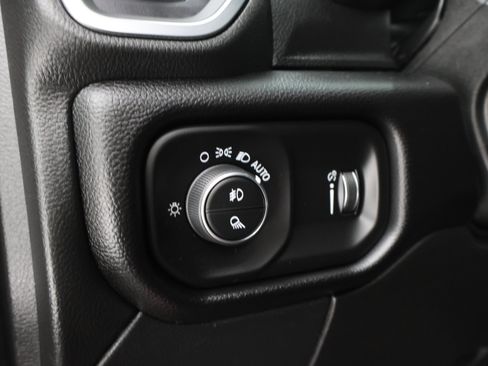 Used 2026 RAM 2500 Big Horn AWD/4WD image 40