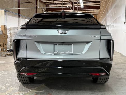 Certified 2024 Cadillac Lyriq Tech AWD/4WD image 9