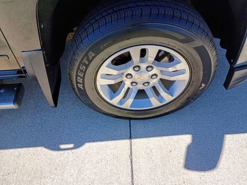 Used 2018 Chevrolet Silverado 1500 LT w/ All Star Edition image 17