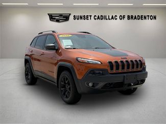 Used 2016 Jeep Cherokee Trailhawk w/ Comfort/Convenience Group AWD/4WD video 1