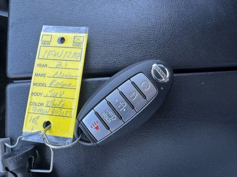 Used 2021 Nissan Rogue Platinum image 12