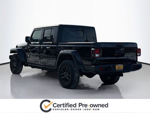 Used 2022 Jeep Gladiator Sport image 12