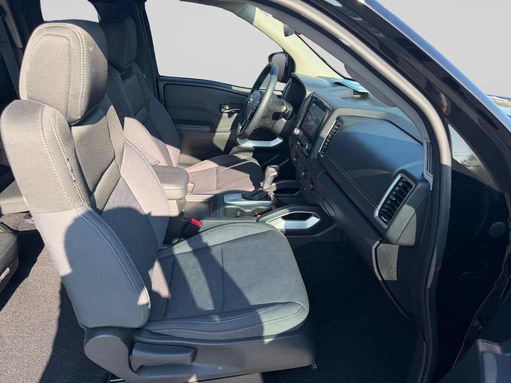Used 2024 Nissan Frontier SV w/ Technology Package RWD image 15