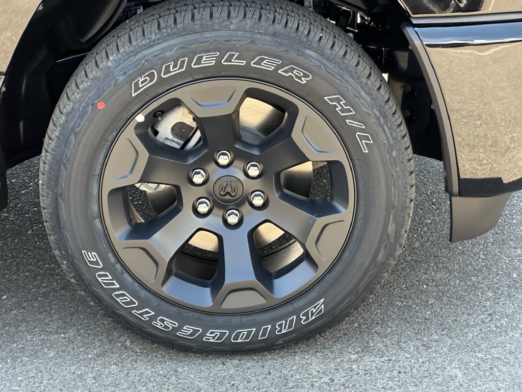 New 2026 RAM 1500 Express AWD/4WD image 12