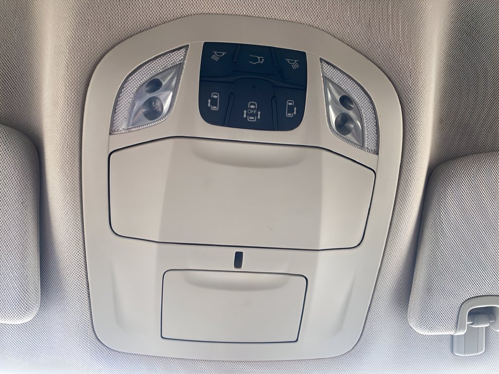 Used 2023 Chrysler Voyager LX FWD image 30
